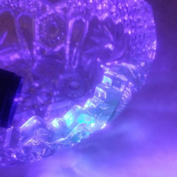 Antique Glass EAPG Bowl, Pressed Glass Dish, Pinwheel Starburst - Picture 5 of 6